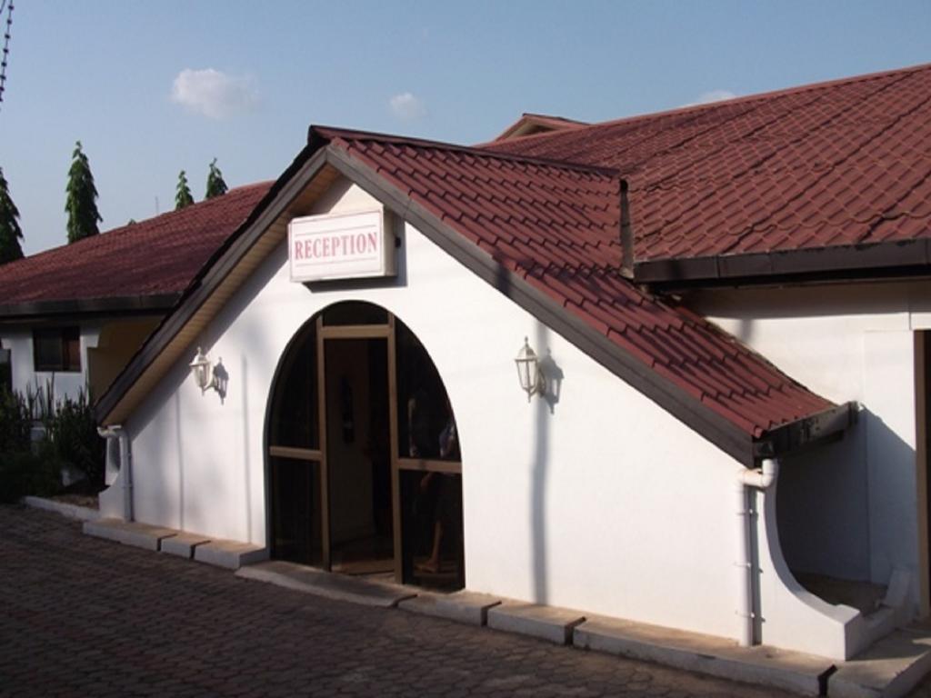 True Vine Hotel Кумаси Экстерьер фото